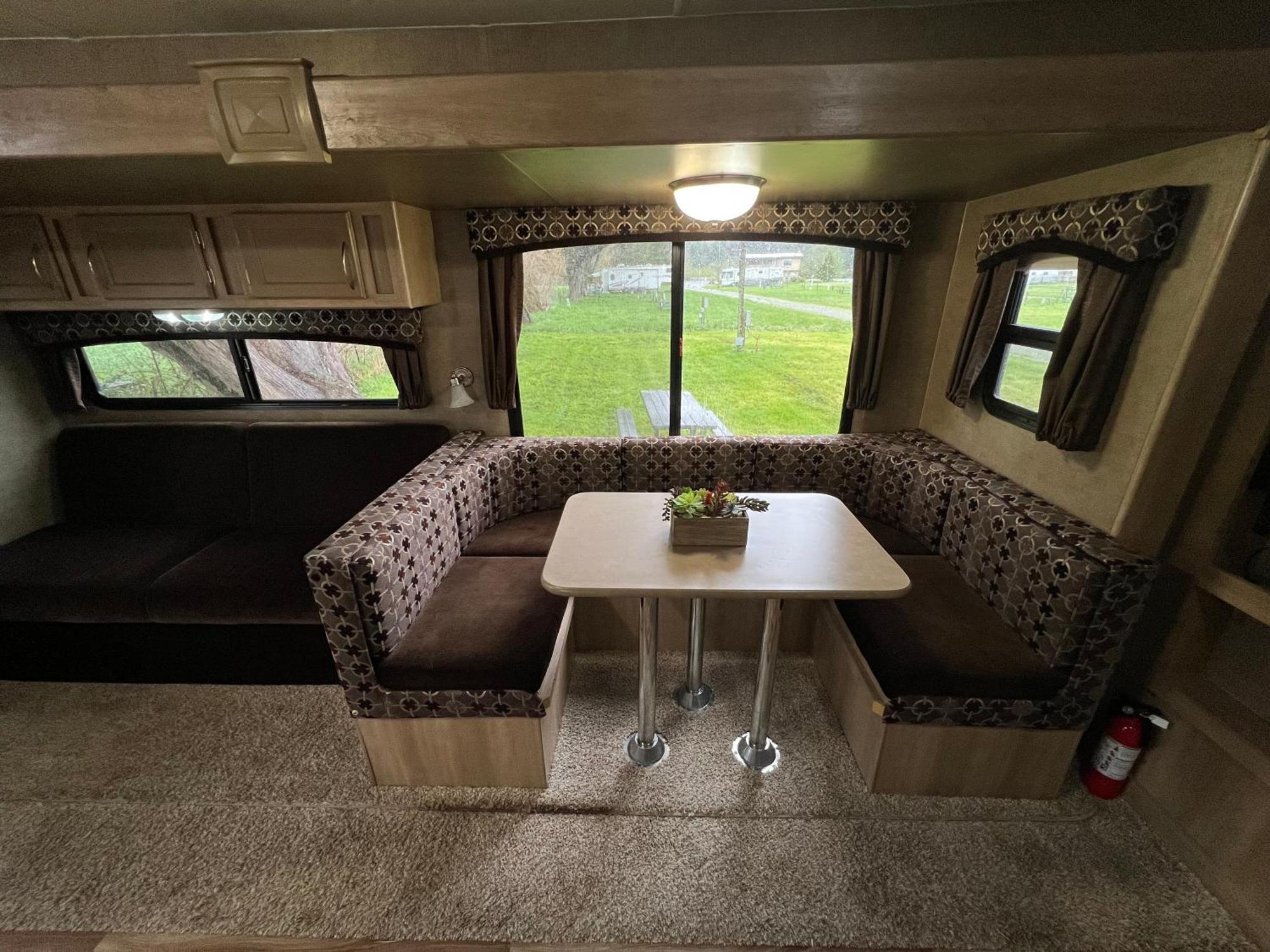 Surfside Glamping Camper Hotel Klamath Exterior photo