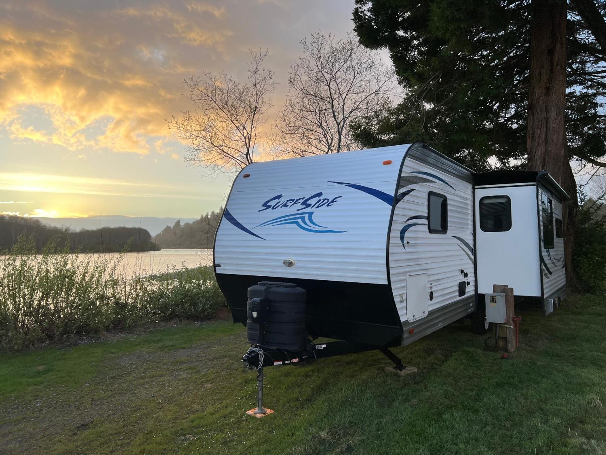 Surfside Glamping Camper Hotel Klamath Exterior photo